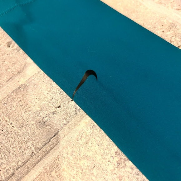 TWO PAIR of Nike Size SMALL Workout Leggings - Picture 4 of 6